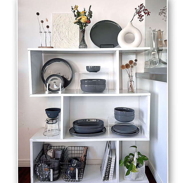My Shelf,プエブコ ワイヤーカゴ,プエブコ,ダイソー,アクリル仕切り棚,日常の器,無印良品,ニトリの棚,ニトリ,ディスプレイコーナー,いつもありがとうございます♡,モノトーンインテリア hanahana1444の部屋