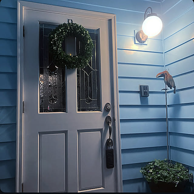 輸入住宅モアハウジング,オウムのガーデンピック,プリザーブドフラワーリース,玄関,ディスプレイ,ディスプレイコーナー,玄関ディスプレイ,春,茶色LOVE同好会,花,グリーン Ohigeの部屋