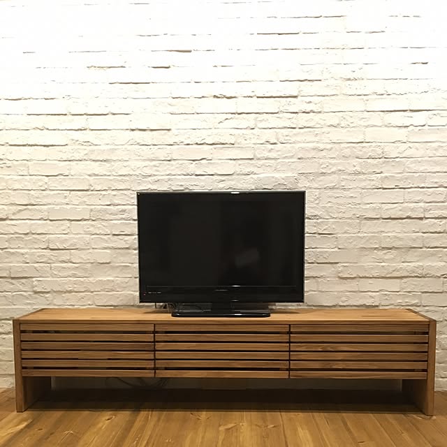テレビボードは自分で作る 真似したくなるスタイル別diy Roomclip Mag 暮らしとインテリアのwebマガジン