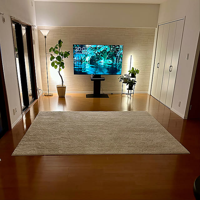 Overview,和室から洋室へ,和室を洋室に,観葉植物,照明,SONY,テレビまわり,照明 IKEA,IKEA 照明,観葉植物のある部屋,TVスタンド,リフォーム後,グリーンインテリア,サンゲツ壁紙,リフォーム完成,グリーンのある暮らし,観葉植物♡,観葉植物のある暮らし,SONY BRAVIA,サンゲツ　アクセントクロス,リフォーム・リノベーション,照明のある暮らし,見てくださってありがとう❁︎,モンステラLOVE♡,テレビスタンドwall luluの部屋