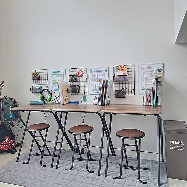 My Desk,新生活,シンプルモダン,シンプルインテリア,子どもと暮らす,いいね！ありがとうございます♪,こどものいる暮らし,イベント参加,ダークカラー好き,ブラウンインテリア,勉強スペース,ワイヤーラック,100均,セリア,ダイソー shimahigeの部屋