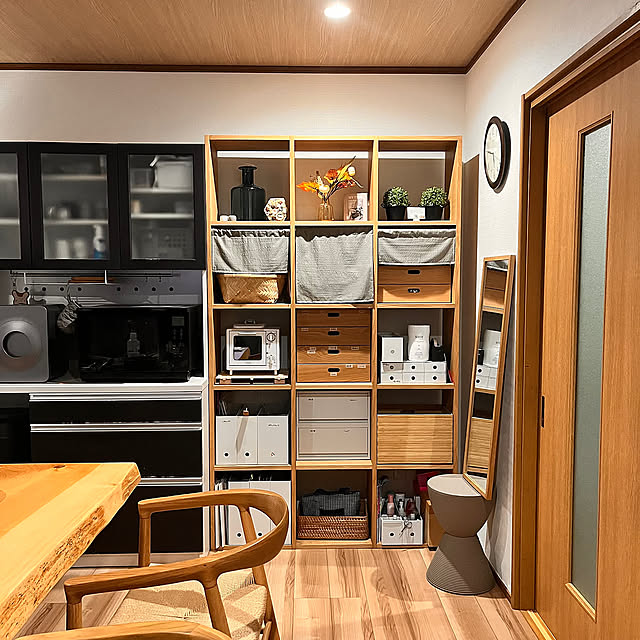 Kitchen,スタッキングシェルフ無印良品,スタッキングシェルフ,突っ張り棒カーテン,目隠し布,秋,ディスプレイコーナー,ヘアピン収納,お菓子収納,ナチュラルインテリア,ハロウィンディスプレイ,ダイソー雑貨,IkEA フラワーベース,すのこDIY Attaの部屋