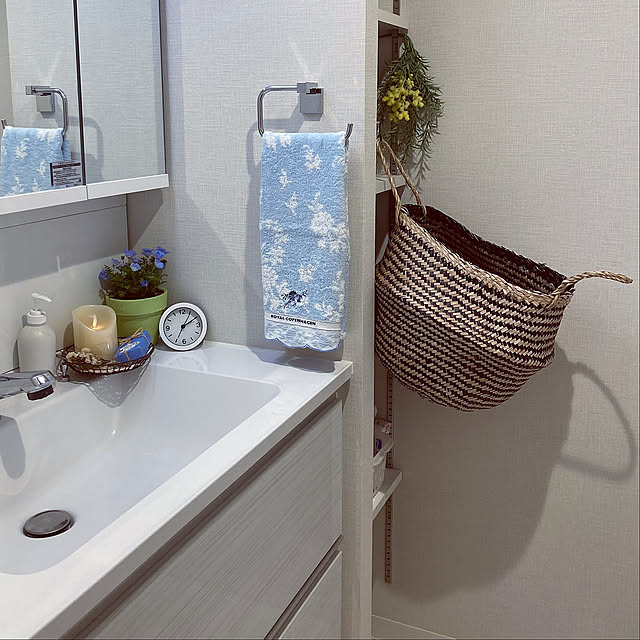 Bathroom,Royal Copenhagen,フェイクグリーン,ミモザ,スタンダードプロダクツ,Panasonic洗面台,Panasonic,パナソニック 洗面台,パナソニック,ソープ,せっけん,アイアン雑貨,ドライフラワー,ライトアップ,ガーデン雑貨,ナチュラル雑貨,ナチュラルキッチン,IKEAのシーグラスバスケット,IKEA 雑貨,LEDキャンドル,洗面空間,観葉植物,かご,バスケット,ネモフィラ,かご・バスケット,IKEA,プランター,洗濯カゴ,4枚投稿です♡ madamkaoriの部屋