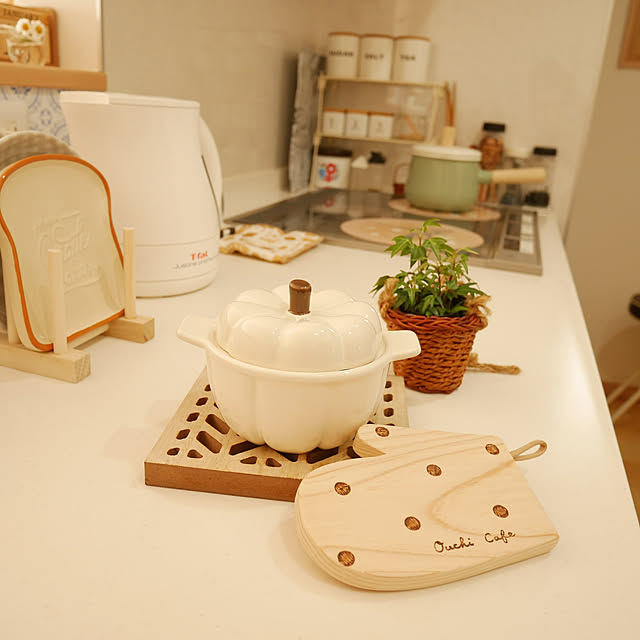 Kitchen,山善キャセロールモニター応募,北欧ナチュラルに憧れる,かぼちゃ,ホワイト,Studio Clip,studioclip,aminchan ちゃんの作品♡,アイビー,食パン型,お皿,お皿ディスプレイ,2019.1.16⚘,いいねコメントありがとうございます♪,ナチュラルキッチン,natural kitchen,natural kitchen &,鍋しき,ココット merciの部屋