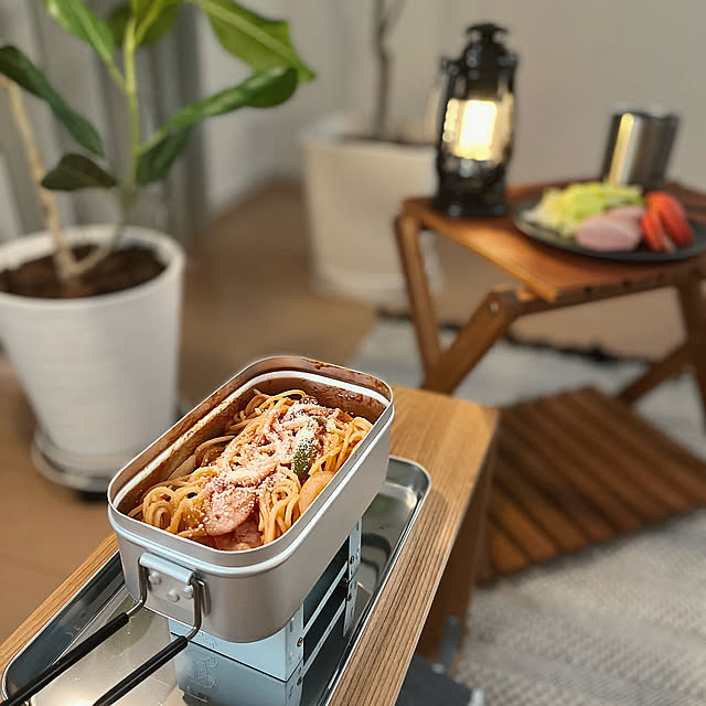 家でも楽しく,メスティン料理,ダイソー,一人暮らし,ひとり暮らしをとことん楽しむ！,ランタン照明,いいね♪いつもありがとうございます❤️,My Desk matteaの部屋