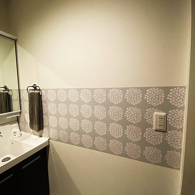 Bathroom,壁紙シール防水,壁紙リメイク,壁紙DIY,アクセントクロス,ナチュラル,北欧,モダン,シンプル,ナチュラルカラー,グレーインテリア,いいね！ありがとうございます♪,こどものいる暮らし Haruの部屋