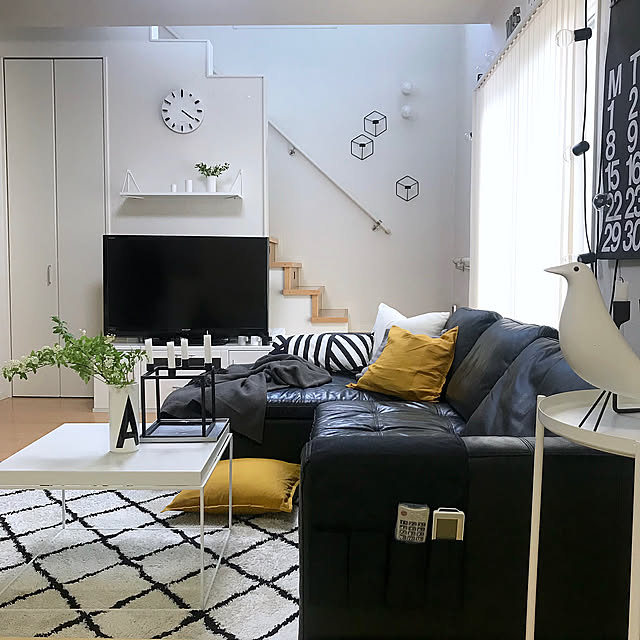 Lounge,差し色はマスタード,花のある暮らし,デザインレターズ,コデマリ,モノトーンインテリア,北欧モノトーン,春インテリア,キャンドルホルダー,モノトーン,ホワイトインテリア mikiの部屋