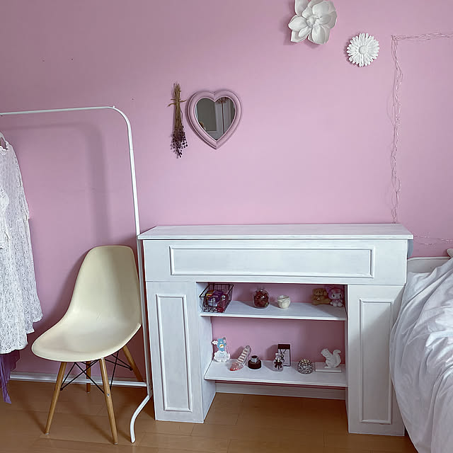 子供部屋,6畳,ハンガーラック,姫部屋,ミラー,ドライフラワー,Francfranc,マントルピースをDIY,マントルピース,ピンク×ホワイト,ピンクの壁,JKの部屋,DIY,My Shelf saorinnの部屋