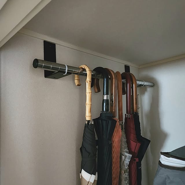 My Shelf,DIY,L字金具,再利用できるものは使う,傘収納DIY,かさ掛け,納戸の中,壁面収納,ものを外に出したくない,見せない収納,一覧できる,選びやすく,廊下の収納,動線を考えた収納,ダニ対策,アース製薬,虫対策,快適な暮らし,マモルーム,暮らしのハンドブック2023,ホームエレクター再利用 75の部屋