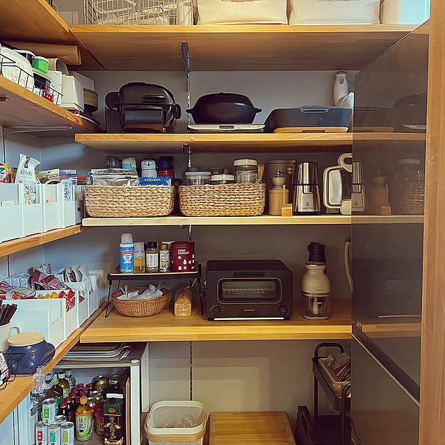 Kitchen,収納スペース,ナチュラル,無垢床,薪ストーブ,塗り壁,無垢フローリング,こどもと暮らす,造作棚,造作 onigiriの部屋