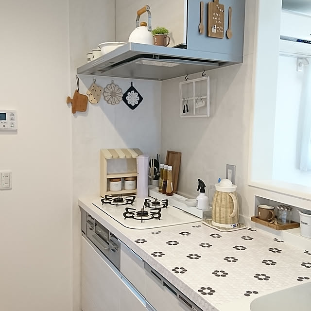 Kitchen,ひろまるコンロ,フェリシモ,ナチュラルインテリア,タイルシート,LIXIL,人造大理石,ヘキサゴンタイル,白×茶色が好き,藤のポット,shushumamaさんポットマット,sunnyちゃんの作品,aminchanの木のミトン,liryちゃんのポットマット,かき氷機 haru-yuaの部屋