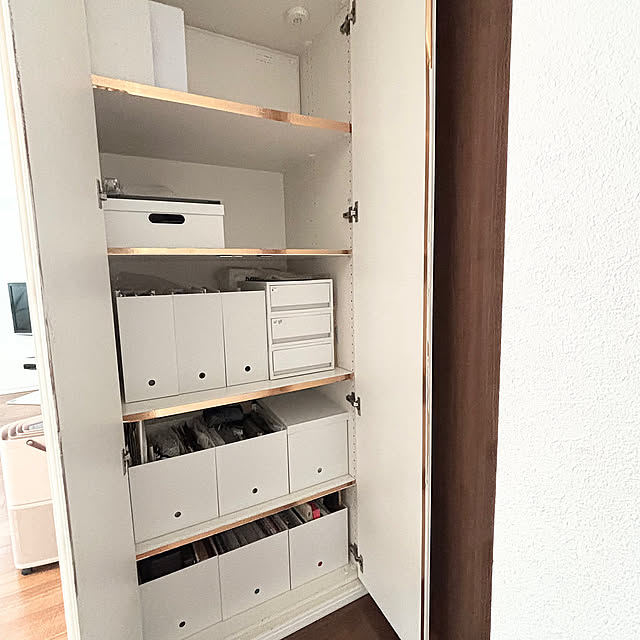 My Shelf,日用品収納,思い出の写真,思い出の品,収納見直し,収納ボックス,収納棚,収納アイデア,収納,無印良品 棚,無印良品 収納,無印良品,片付けやすい工夫,シンプル,ミニマリスト,ホテルライクインテリア,白黒,家事代行,整理収納,整理収納アドバイザー mujitanの部屋