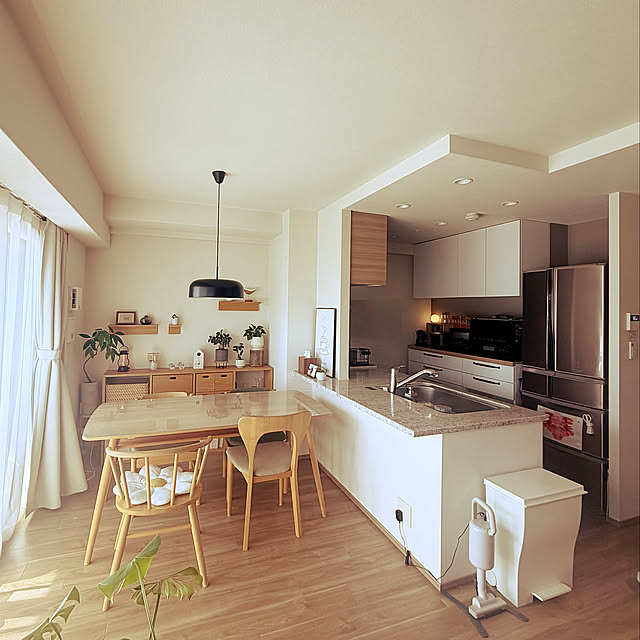 Overview,ダイニングキッチン,無印良品,ダイニングテーブル,ナチュラルインテリア,スタッキングシェルフ,リセット,家事動線,家事ラク動線,家事ラク,リセット習慣,おうちをキレイに保つ習慣,ルームクリップショッピング,モモナチュラルダイニングテーブルチェア Anthuriumの部屋