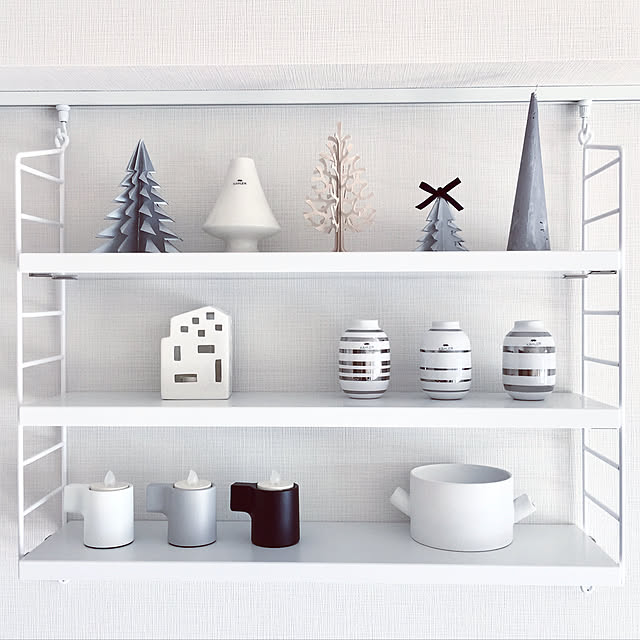My Shelf,ストリングポケット,ストリングシェルフ,クリスマス,ホワイト×グレー,手作りオーナメント,ハンドメイド,シンプル ナチュラル,北欧 インテリア,ホワイトインテリア,シンプル インテリア,クリスマスディスプレイ,マンションインテリア,lovi ミニツリー,morasan ちゃんコーンキャンドル♡ macaronの部屋