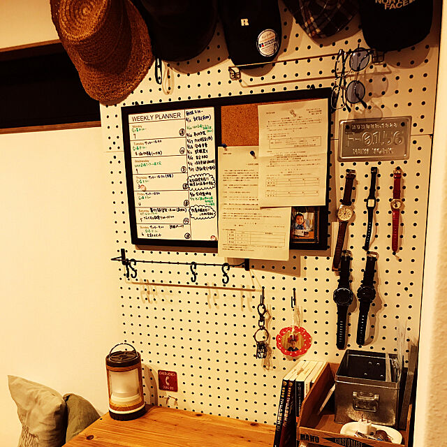 My Shelf,スケジュールボード,有効ボード,ディアウォールじゃないよアジャスターだよ,机周り,カフェ風,男前,ルナ漆喰,DIY,2×4,オープンスタイル,アウトドアインテリア,スキップフロア Masumiの部屋