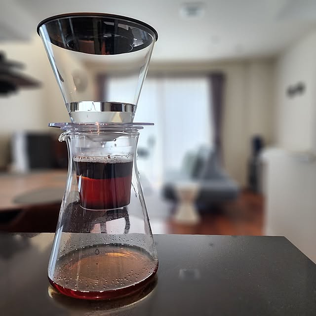 Kitchen,ピッチャー,ドリップコーヒー,ウォータードリップコーヒーサーバー,イワキ,イワキ ウォータードリッパー,イワキの耐熱ガラス容器,アイスコーヒー仕込み中,在宅勤務のお供,在宅勤務の方におすすめ,コーヒードリッパー 75の部屋
