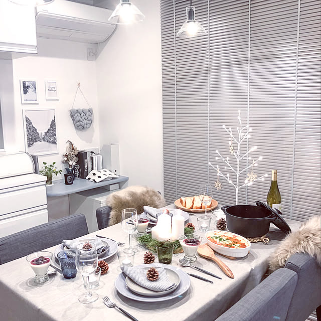 ポスターのある部屋,ペンダントライト,イオン・モニター,ホームコーディ,HOME COORDY,ダイニング,クリスマス,LEDツリー,北欧インテリア,テーブルコーディネート,いつもありがとうございます♡,海外インテリアに憧れる,ノルディック,鋳物ホーロー鍋,Kitchen,グレーインテリア Naoの部屋