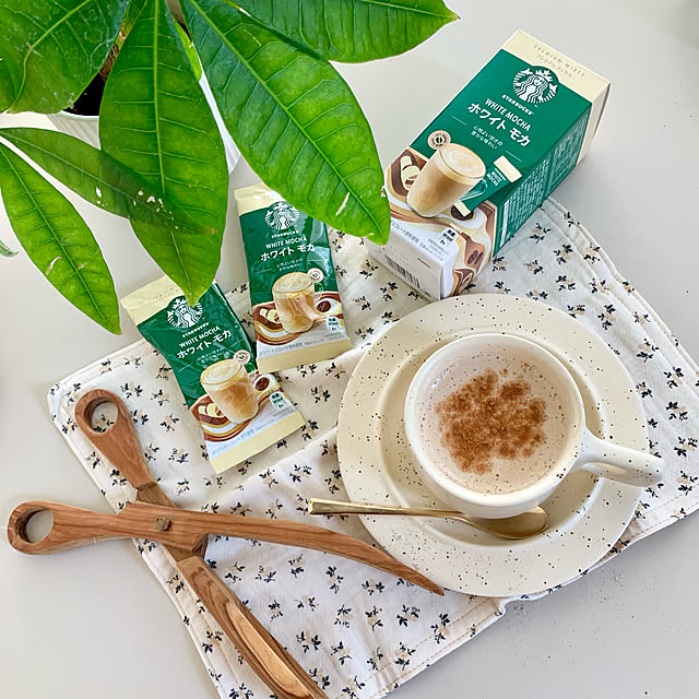 モニター当選ありがとうございます,コーヒーのある暮らし,ホワイトモカ,コーヒータイム,スターバックス,おうちカフェ,自分時間,良いね！押し逃げゴメンなさい|д꒪ͧ)…,暮らしを楽しむ,Room Clipとの出会いに感謝✳︎,おうち時間,韓国インテリア,くつろぎ空間,My Desk,美味しい時間,癒しの空間,癒しの時間,韓国食器,スタバカフェ NAO0314の部屋