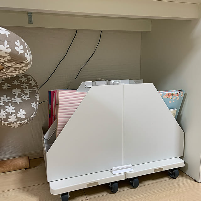 My Desk,教科書収納,デッドスペース活用,ナチュラル,ダイソー,無印良品,ホワイトインテリア,机の下収納 tarotaromamaの部屋