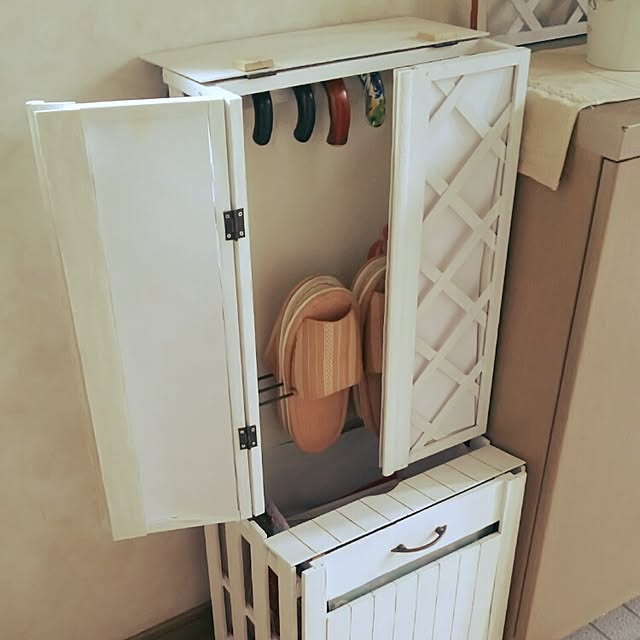 Entrance,傘立て,セリア,ガーデニング,スリッパラック,新聞紙ストッカー,すのこ,DIY,100均,ラティス,アイアン,白ペンキ,ベニア板 Akikoの部屋