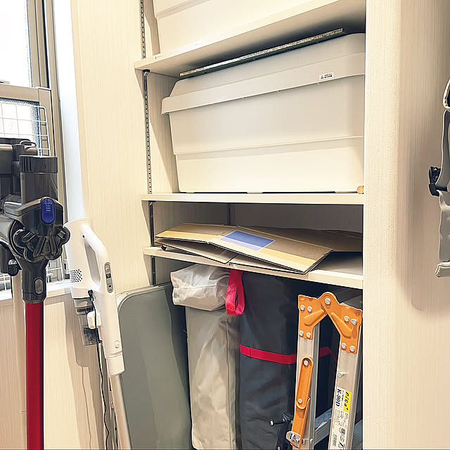 ウォークイン収納,ウォークインクローゼットの棚,ウォークインクローゼット収納,資源ゴミ,資源ごみ,資源ゴミ置き場,資源ごみ置き場,玄関ウォークインクローゼット,玄関収納,段ボールストッカー,段ボール収納,ダンボール収納,ダンボールストッカー,Entrance natsuの部屋