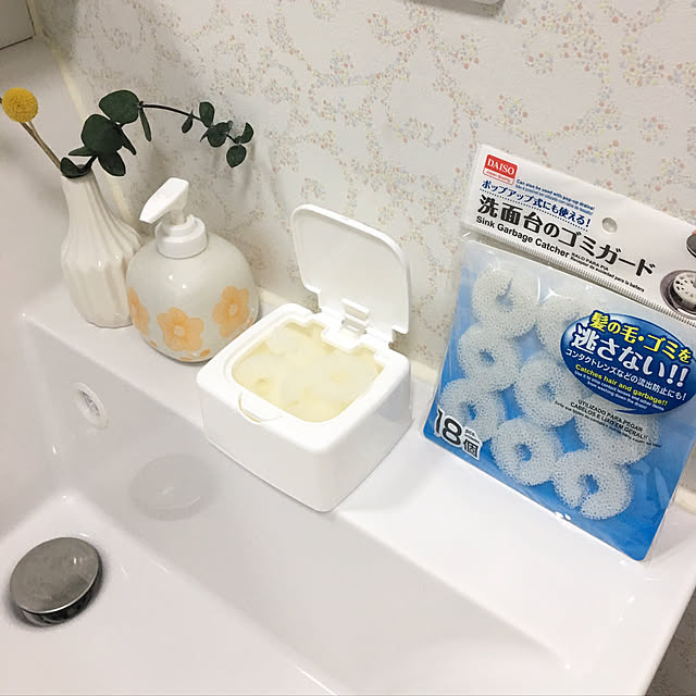 Bathroom,便利グッズ,ハンドソープボトル,クラスペディア,リクシルの洗面台,100均,使ってみると超便利,必需品,ダイソー,リフォーム後,セリア,排水口カバー sari-rinの部屋