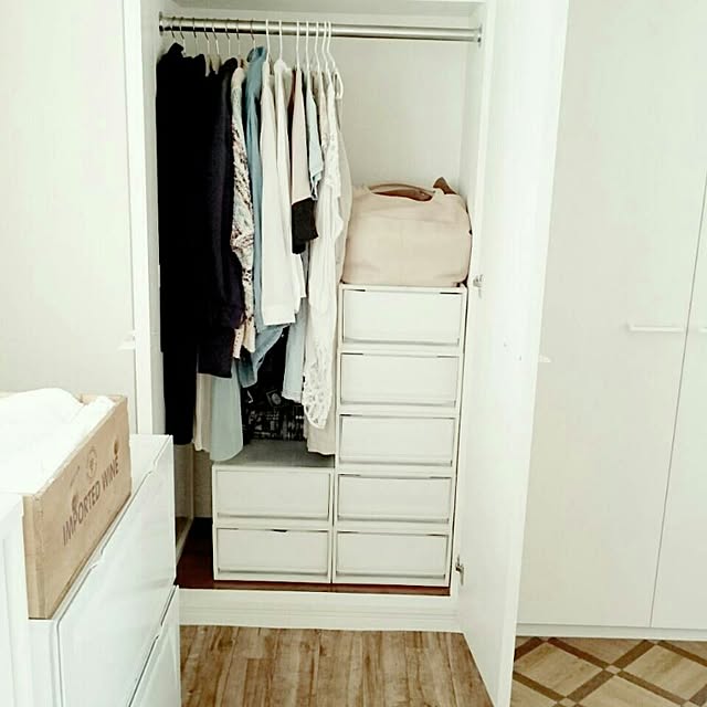 Bedroom,衣替え,マンション,シンプル,クローゼット収納,かさ張るダウン以外はここだけ,ミニマリストに憧れて masの部屋