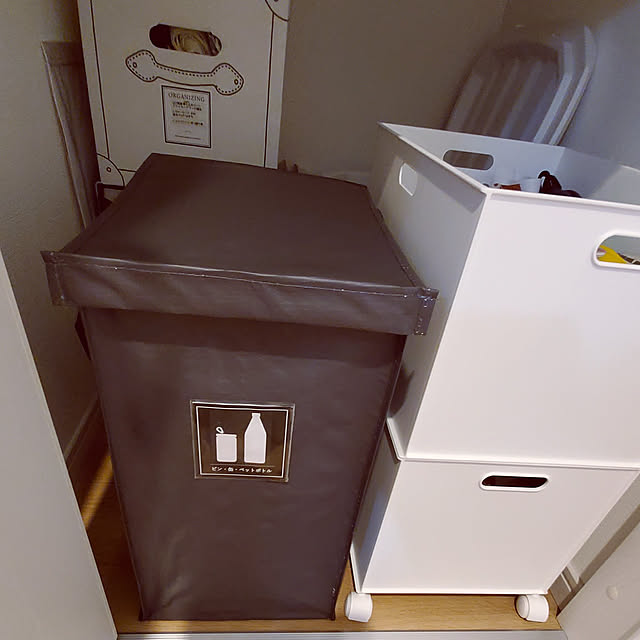 Kitchen,賃貸でも諦めない！,賃貸暮らし,ホテルライクに憧れる,転勤族の暮らし,パントリー収納,IKEA,ニトリ,ゴミ箱,DIMPA,ディムパ,手作りラベル,収納ラベル uniuniの部屋
