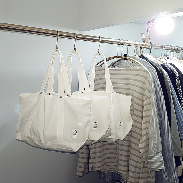 My Shelf,ウォークインクローゼット収納,ウォークインクローゼット,フランダースリネン,フランダースリネンのトートバッグ,アクセントクロス ブルー,中古マンション,マンションリノベーション blues1968の部屋