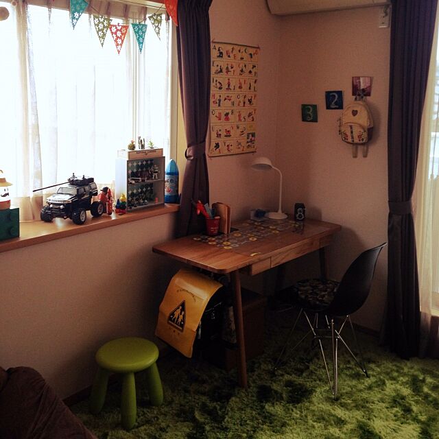 My Desk,アクタスの机,IKEA,100均,ニコアンドのポスター,アクタスの椅子,学習机,子供部屋 Yukoの部屋