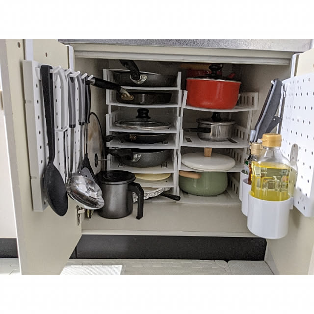 Kitchen,ダイソー,賃貸,転勤族,モノトーン,無印良品,有孔ボード,コンロ下収納,IKEA,フライパン収納,鍋収納,レターラック _rant_3_0_の部屋