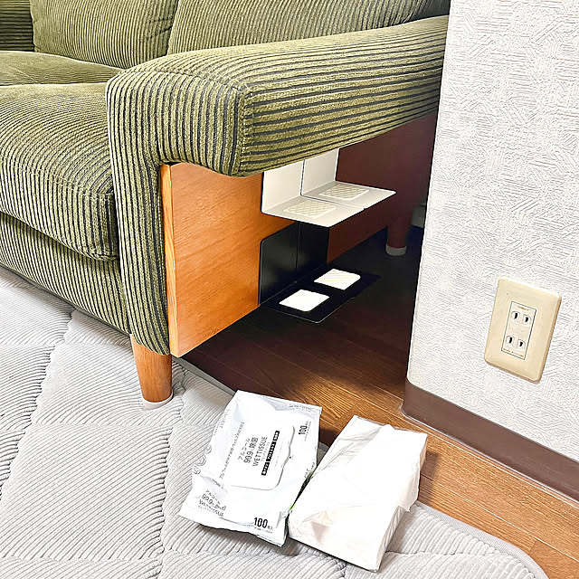 Lounge,ブックエンド アレンジ,ブックエンド,ブックエンドの活用法,ソファーまわり,ソファー,コンパクト,ダイソー,収納,100均,セリア,シンプル,賃貸,ティッシュ,100均リメイク,収納棚,収納スペース,ティッシュ収納,リセット,築30年,ティッシュ置き場,省スペース収納,10分でできる,ティッシュボックス隠し,リセットしやすい家づくり LUMIXの部屋