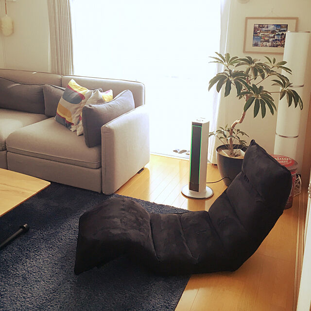 Lounge,IKEA フロアランプ,IKEAのソファー,加湿器,座椅子,極小リビング,模様替え,観葉植物 muuの部屋
