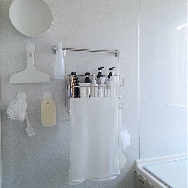 Bathroom,お風呂収納,スッキリ見せたい,まとめて収納,トレーなし,浮かせる収納,吊り下げ収納,バスグッズ収納,マグネット収納,ホワイト,無印フック,マーナ,ステンレス製,抗菌,引っ掛けお風呂バスケット,掃除を楽に♡,お気に入り収納,4枚投稿です♡,整理収納,2024.5.17mag♡,イベント賞ありがとうございました♡ mak.の部屋