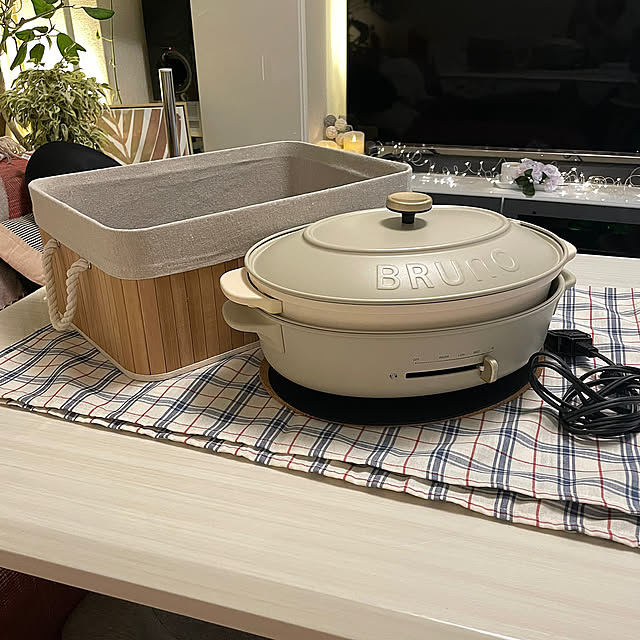 3coinsのテーブルクロス,収納ボックス,Standard Products,シンデレラフィット♡,ホットプレートの収納,BRUNO オーバルホットプレート,イベント参加します♡,RoomClipショッピング,RoomClipの出逢いに感謝♡,3LDKマンション,訪問、コメントが遅くてごめんなさい,賃貸マンション,白がすき♡,いつも見てくれてありがとうございます♡,ホワイトインテリア Emafuの部屋