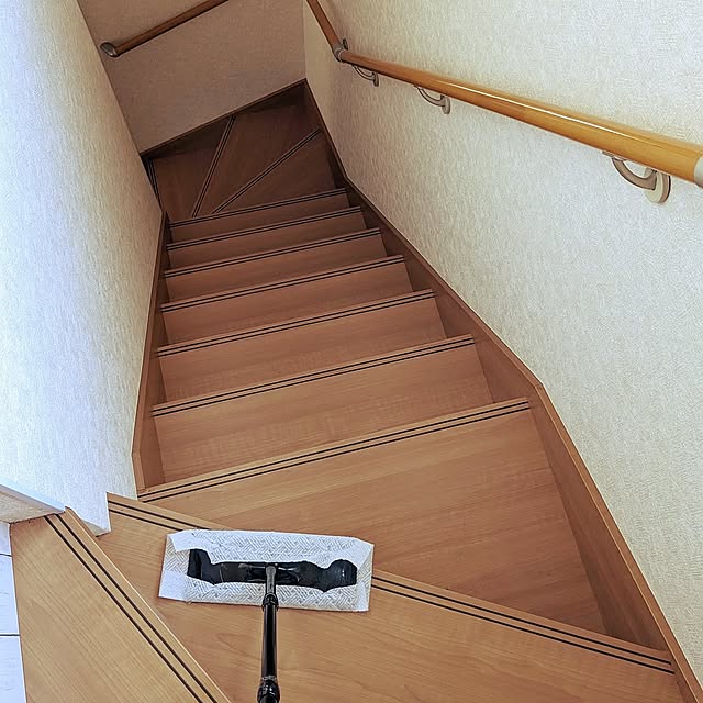 Lounge,お掃除ルーティン,クイックルワイパー,ハンディクリーナー,掃除機,床掃除,意外に時間かかる mofukoの部屋