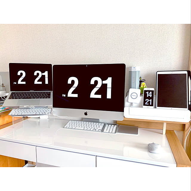 My Desk,机,ガジェット,ワークスペース,ワークデスク,iMac,Apple,無印良品,iphone7,ホワイト×ウッド,MacBook Pro,Fliqlo,iPad Pro,充電コーナー shirokinaの部屋