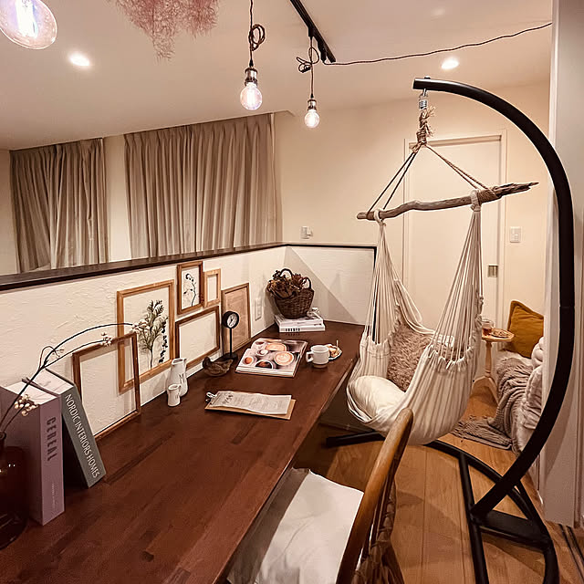 My Desk,カフェ風インテリア,ハンモックチェアのある暮らし,ハンモックチェア,ペンダントライト,スタディースペース,リラックス空間 TCFJの部屋
