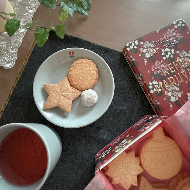 My Desk,イッタラ,ティーマ,ご褒美菓子,クッキー缶,DEAN&DELUCA,丸山敬太,パケ買い,猫のいる暮らし,ふたり暮らし miyu39の部屋