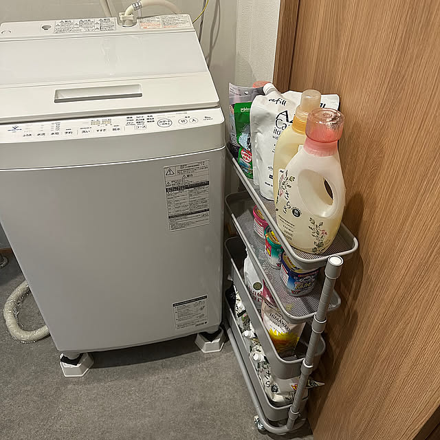 Bathroom,脱衣場収納,脱衣場,スロップシンク,隙間活用,薪ストーブ,平屋,薪ストーブのある暮らし,薪ストーブのある家,シンプルに暮らしたい mi_homeの部屋