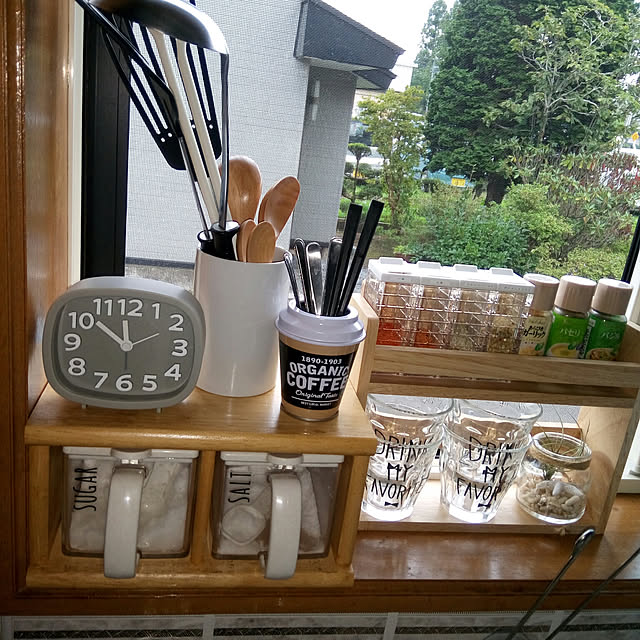 Kitchen,買ったもの,100均,100均アイテム,調味料入れ,調味料,カフェ風,セリア,調味料ラベル,アルファベットシール,ラベリング,ダイソーの時計 Emiの部屋