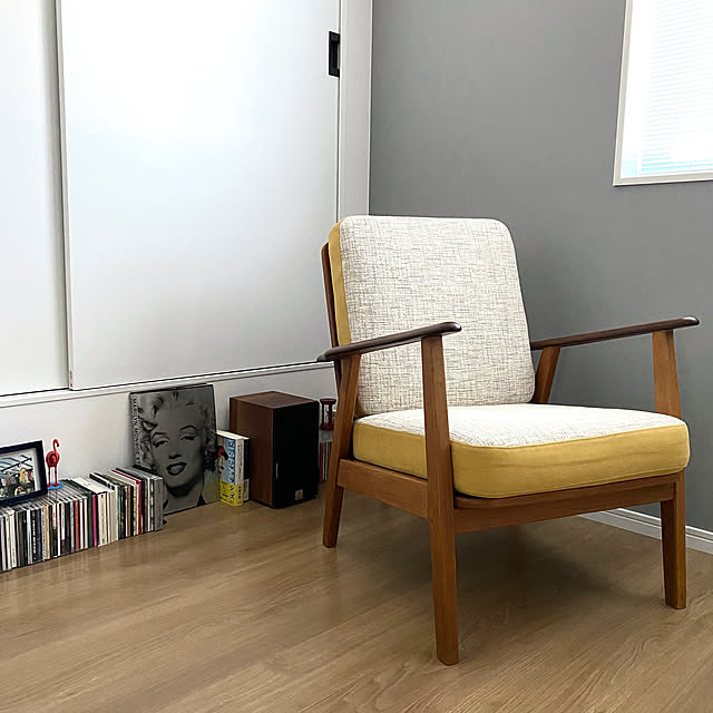 イージーチェア,ヴィンテージ家具,ヴィンテージ,見せる収納,一生ものの家具,アクセントクロス,レトロ,椅子,北欧,雑貨,チェア,シンプル,仕事部屋,Bedroom ujoの部屋