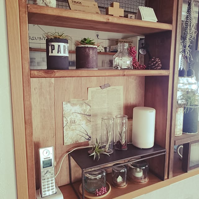 My Shelf,無印良品,アロマディフューザー,オイルはユーカリ,セリアの蓋付きビンの蓋っ取った,エアープランツ♡,などなど………,Instagram→a.812 a.....の部屋