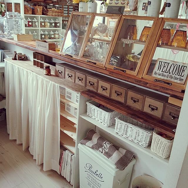 Lounge,手作り棚,ショーケース手作り,100均リメイク,ショーケースDIY,DIY,100均,シェルフ,セリア,ブライワックス ジャコビアン,カウンター下,カウンター下収納,カウンター,ダイソー,ナチュラルキッチン,カフェ風,収納,ショーケース makomiの部屋