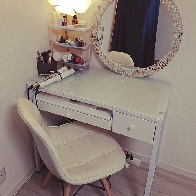 My Desk,椅子,癒し,白ベース,化粧机,リラックスタイム❤️ momonyaの部屋