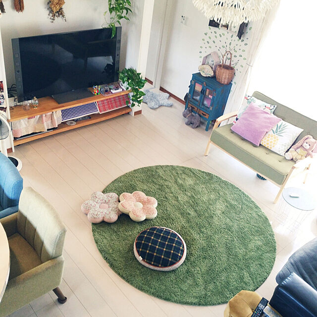 Lounge,ニトリソファ,ニトリラグ,ニトリクッション,観葉植物のある暮らし prepreの部屋