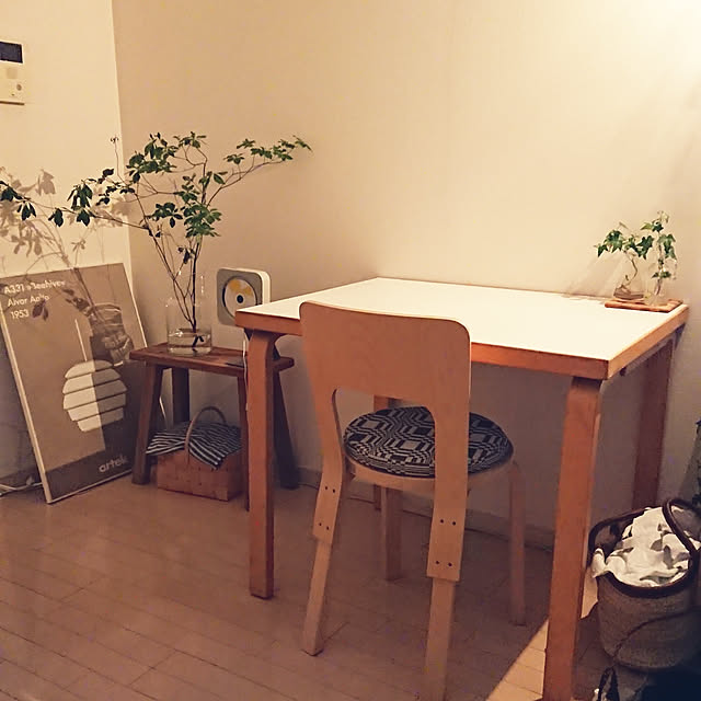 My Desk,NO GREEN NO LIFE,ひとり暮らし,Johanna Gullichsen,Aalto,chair66,一人暮らし,テーブル,1K,artek,ヴィンテージ,ドウダンツツジ,北欧、暮らしの道具店,壁掛式CDプレーヤー marucoの部屋