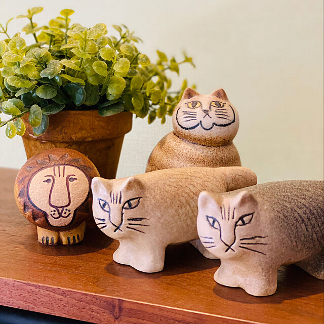 陶器の置物,リサラーソンライオン,Lisa Larson,キャットミア,ふたごの猫,リサラーソン,子供と暮らす。,子供のいる暮らし,My Shelf sasaeriの部屋