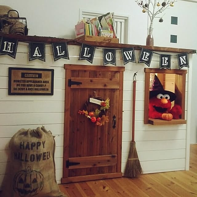 Overview,ハロウィン,麻袋,ステンシル,看板,GOGYOU FACTORY,ハンドメイド,ナチュラル,キッズスペース,こどもと暮らす。,子供小屋,DIY,エイジング加工,アメリカン,ハロウィンツリー,カフェ風 UGの部屋