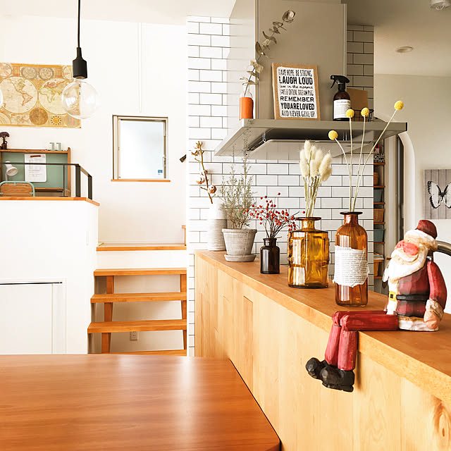On Walls,ささら階段,ドライフラワー,ユーカリ,コットンフラワー,クラスペディア,猫じゃらし,Tecta M21,MUUTO,ダイニングキッチン,シンプル&ナチュラル,ハンドメイド,学習机 DIY,スキップフロアの家,アイランドキッチン,造作カウンター,ダイニングテーブル,DIY,mumokuteki,無印良品,バーチ,吹き抜け,サブウェイタイル,サンキライ,IKEA,キッチンカウンター,いいね！ありがとうございます◡̈♥︎ Rinの部屋